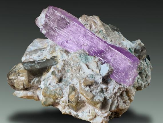 Kunzite1024.jpg